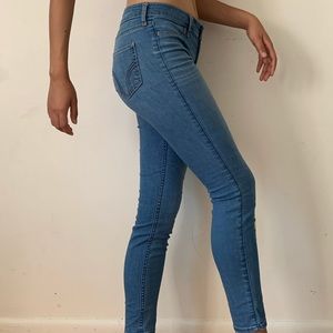 Low rise jeans with free Sleeveless top